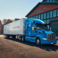 Autonome Lkws bis 2023 auf US-Fernstraßen